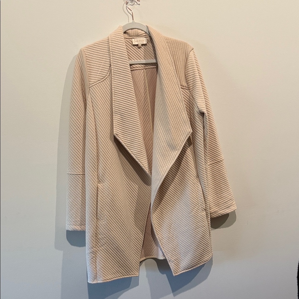 Skies Are Blue Women's Cream Jacket with lapel and pockets